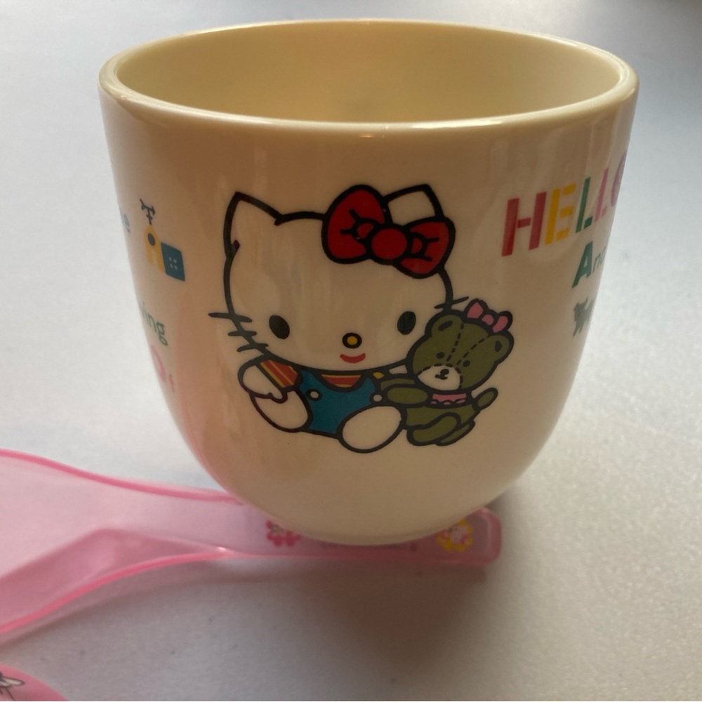 Hello Kitty Dishes - Picture 9 of 14
